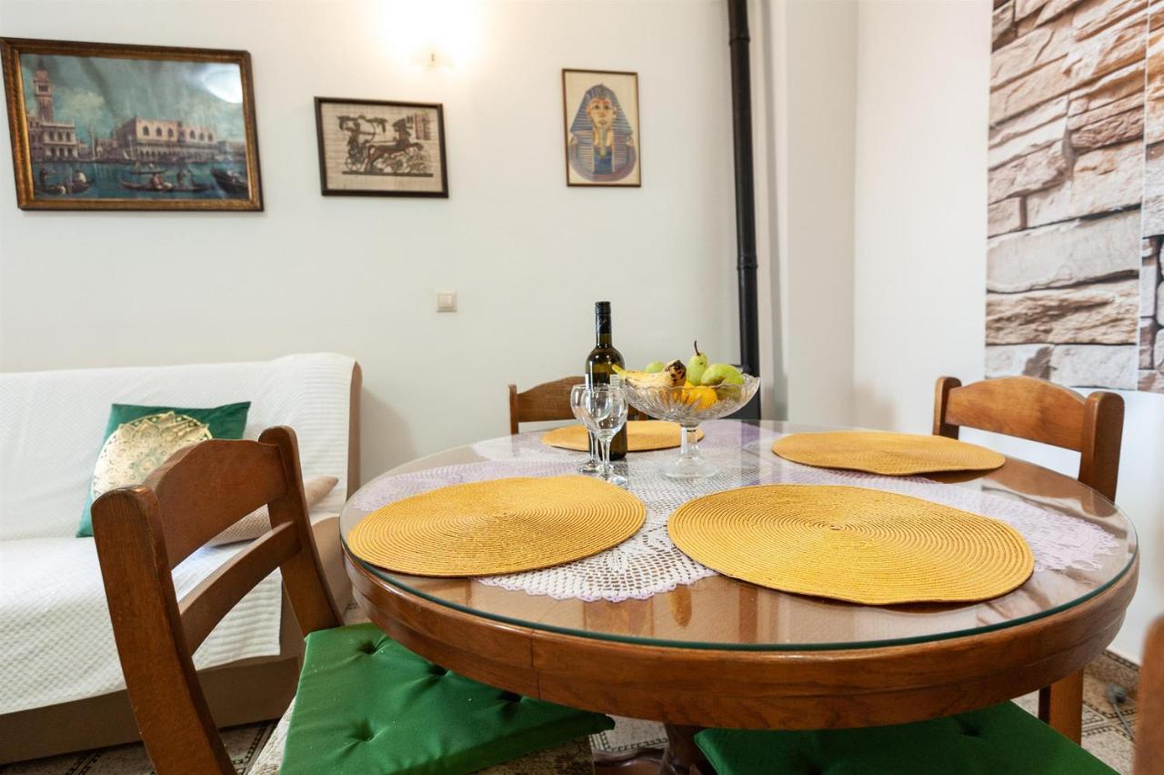 Apartments Antonija Оміш Екстер'єр фото
