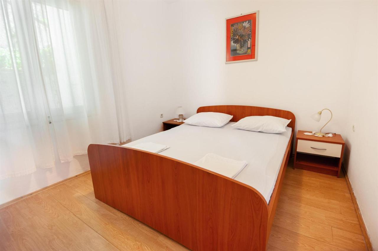 Apartments Antonija Оміш Екстер'єр фото