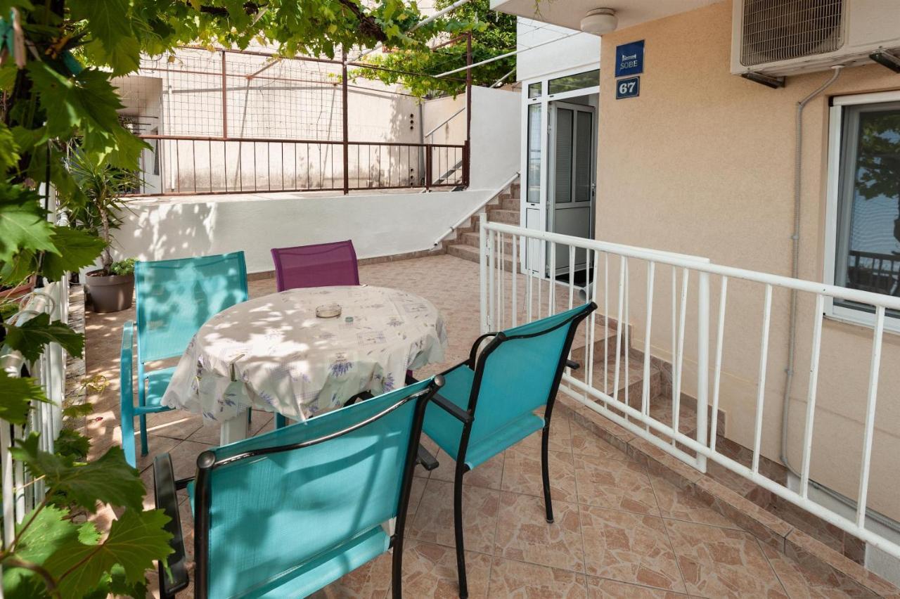 Apartments Antonija Оміш Екстер'єр фото