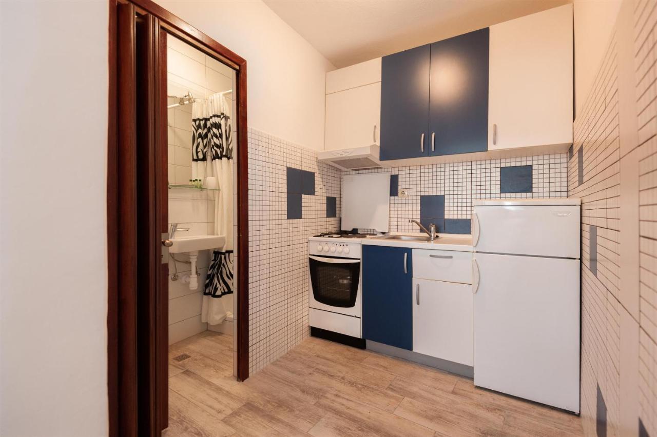 Apartments Antonija Оміш Екстер'єр фото