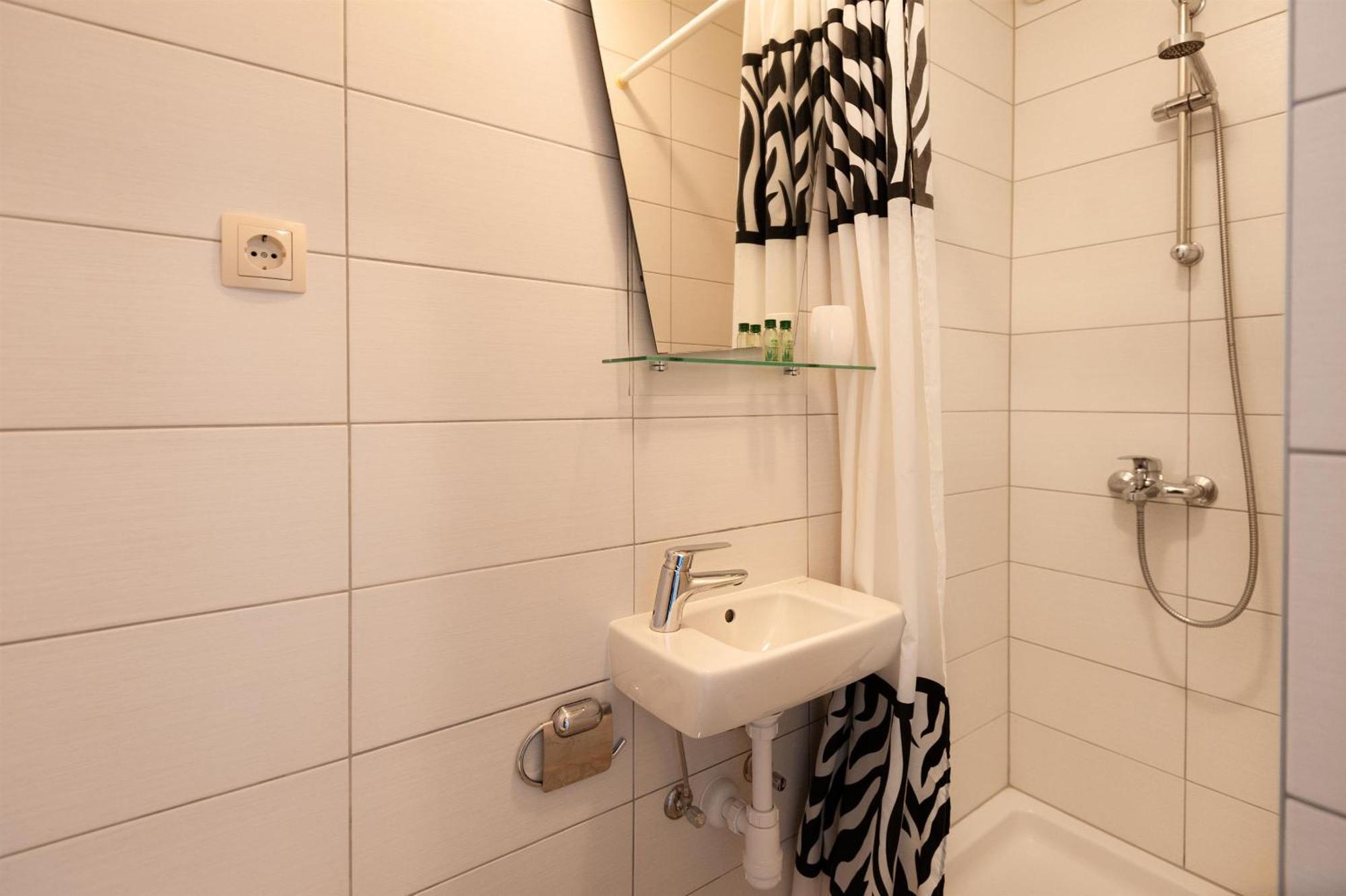 Apartments Antonija Оміш Екстер'єр фото