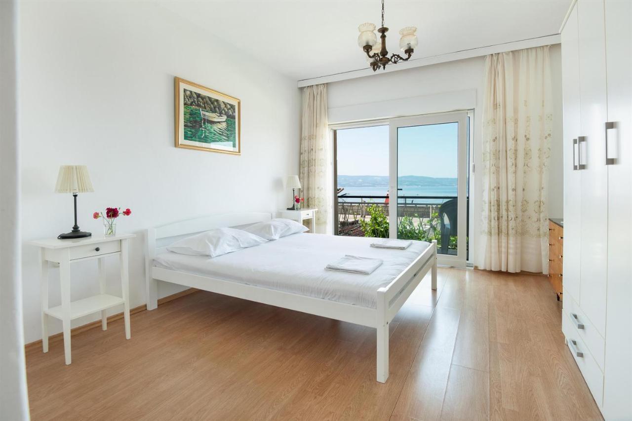Apartments Antonija Оміш Екстер'єр фото