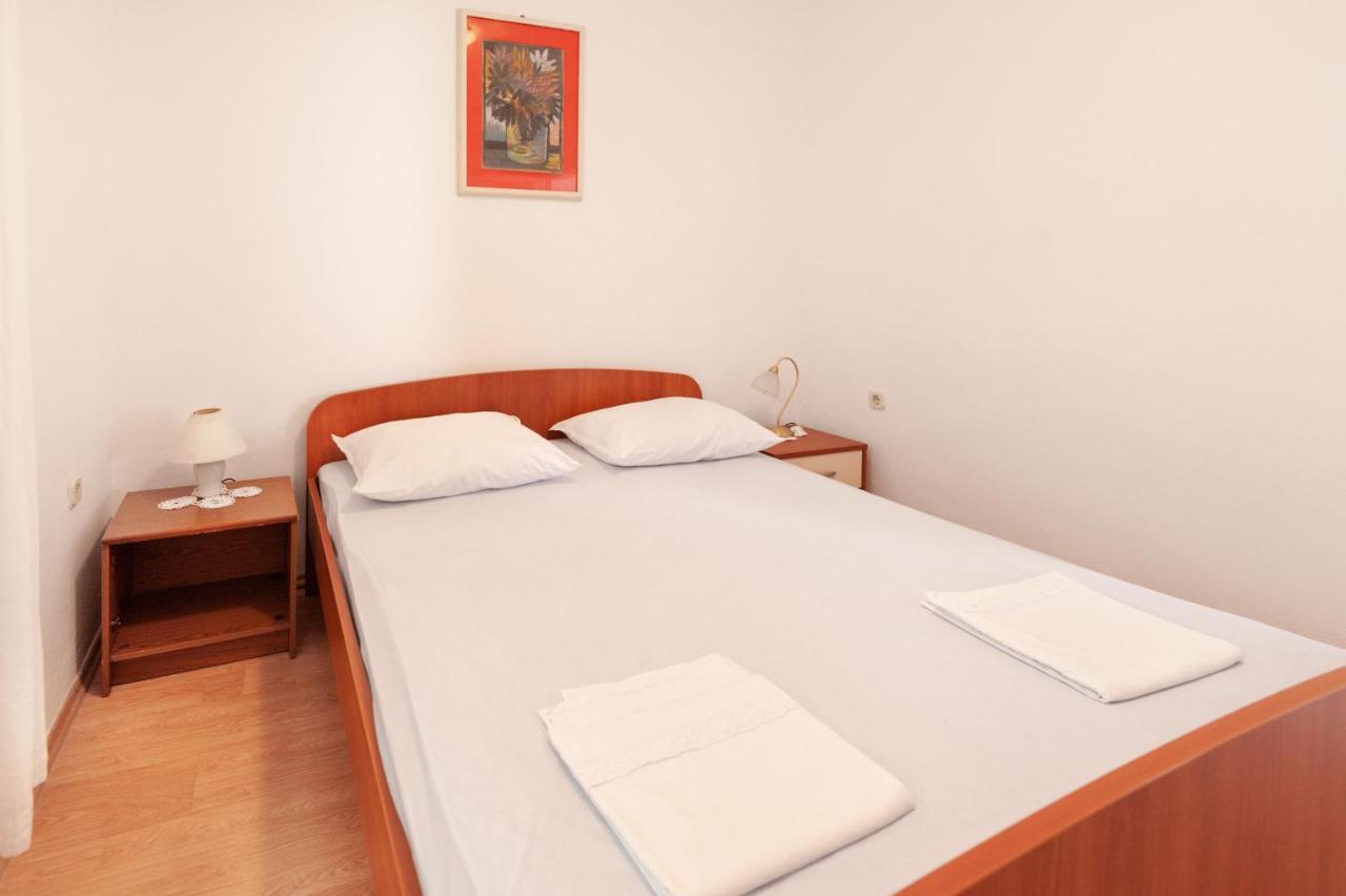 Apartments Antonija Оміш Екстер'єр фото