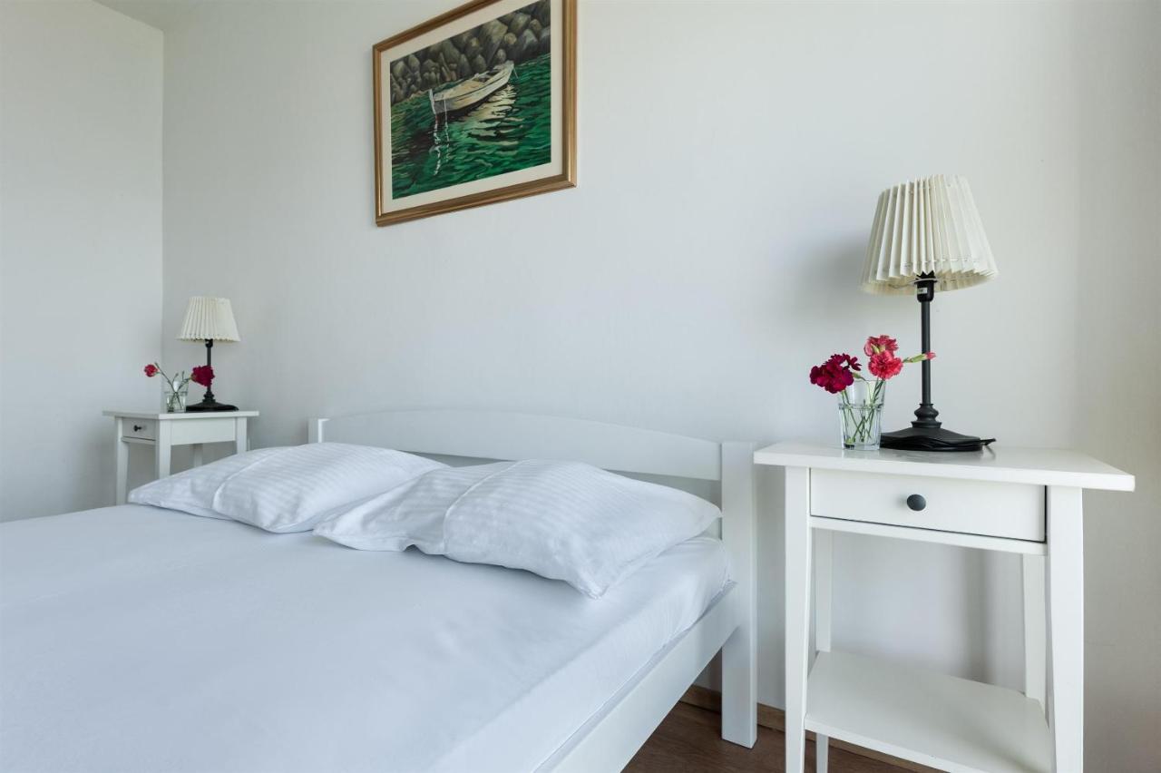 Apartments Antonija Оміш Екстер'єр фото